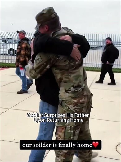Soldier returnes home to surprise his father🥰#surprise#soldier#Father son#love#family#fyp#reunite