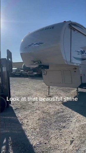 Oxidation removal on RV! #fiberglass #oxidation #rvlife #rv #restoration