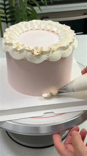 Simple Fruit Cake Decor Tutorial #shortvideo #pastryCakeMaker