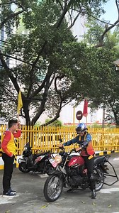 First time to drive a manual motorcycle. First lesson with Smart Driving School mapanakit agad 😅 Moto vlog naba? | Xzar Lim