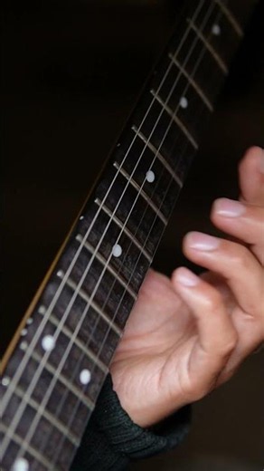 It’s just an Em bar chord… but what’s going on? #harmonics KristoferDahl.com 🔥