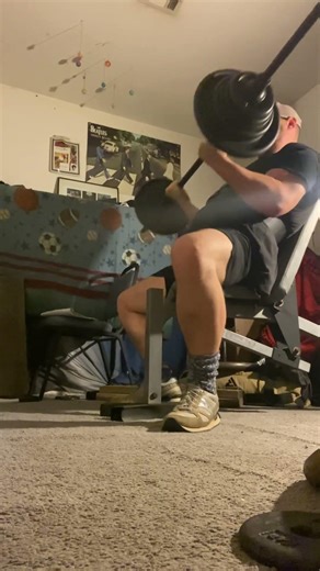 Seated barbell curl (half rep) #armwrestlingworkout #armwrestling #workout #motivation #fitness