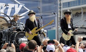 Start Your Weekend Right With Five Great Live Guitar-Rock Tunes