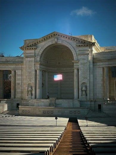 the buildings here are so cool... #edit #washingtondc #travel #vlog #fyp