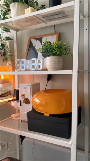 Aghhhh there’s just something about the color orange!! 🍊 Donut Lamp from @ikeaphilippines