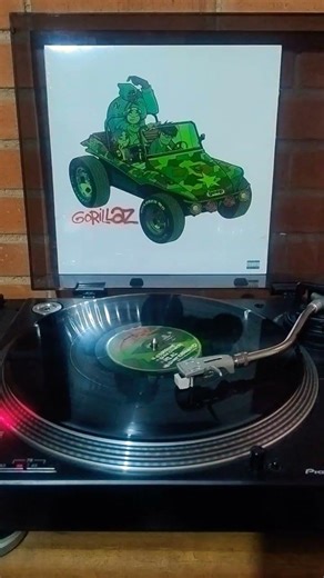 Clint Eastwood remix (Ed Case/Sweetie Irie Refix)- Gorillaz #gorillaz #vinilos #vinyl #clinteastwood