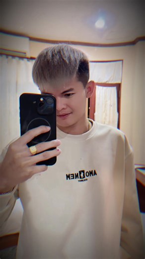 ລີໂພສໃຫ້ຫອມແກ້ມ ແລະ ວົງດົນຕຣີສາວແປ້ງ