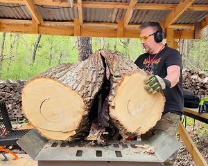 31K views · 702 reactions | Had a few big chunks of firewood to split down...will this be the last time I run the Wolfe Ridge log splitter? More of everything Back 40 Firewood here: https://withkoji.com/@Back40Firewood #back40firewood #woodhound #firewood #wood #logsplitter | Back 40 Firewood | Facebook