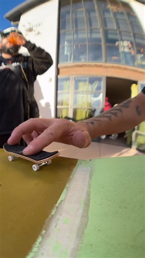 Another #TechDeckTryouts edit from the recent @weaselratfb event 💪🔥 This 26mm @techdeck brings back tons of nostalgia, honestly my current fav right now 🤣💯 . . . #techdeck #techdecks #techdeckflowteam #techdeckcollection #techdecktricks #fingerboard #fingerboarding #fingerboardingisfun #fingerboarder #fingerboardpark #fingerboardstore #fingerboards #skate #skateboard #skateboardcollection #90sskateboarding #streetskate #streetskating #classic #skateboardcollection #skateboardcollector #finge