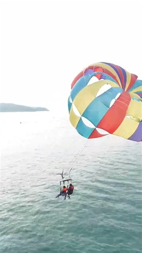 Little bit Adventure 😉🎉Parasailing 🪂🌊 #langkawi#watersports #malaysia