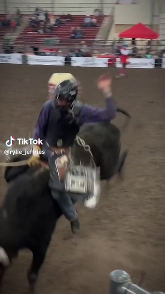 If your feelin froggy then jump! #oklahoma #bullriding #jump