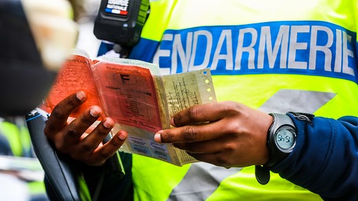 Votre permis de conduire rose à trois volets sera bientôt obsolète, voici comment le remplacer