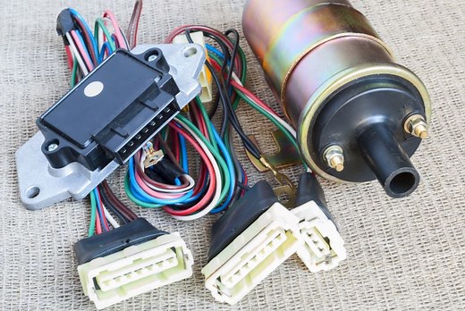 車のイグナイターとは？寿命と交換の目安と点検・故障診断方法 | MOBY [モビー]