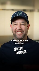 Heute kocht Pascal 🇨🇳 Link zur ganzen Sendung 👉 https://bit.ly/4k44CBZ Pascal lebt mit seiner Familie in Adligenswil in einer ruhigen Umgebung. Er ist sehr unternehmungslustig und in seiner Freizeit viel unterwegs, wenn er nicht gerade in der Küche steht und seine Gäste mit ideenreichen und ausgetüftelten Menüs verwöhnt. | TeleZüri