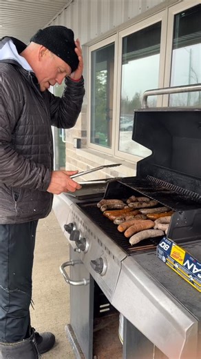 Treescape | Tree Service on Instagram: "Finished off the year with our annual hockey game and bbq. Celebrating a busy year and this amazing group of talented people. They work hard and play hard! Merry Christmas from Treescape! #localbusiness #workparty #treeservice #since1997"