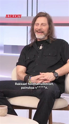 Siis minä ajelin ihan kaikessa rauhassa rekalla Parkanosta Virroille päin ja kuuntelin City radioo kun heviä tulee.Yhtäkkiä Jone Nikulan ääni tulee niin järkytyin kun hän haukkui minut puliukoksi ym. niin rekka parkkiin ja happee äkkiä, vitu globo homo