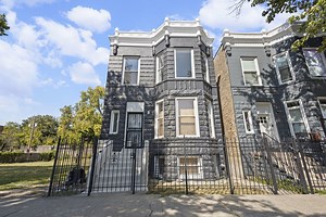 3932 W Fillmore St, Chicago, IL 60624 - MLS 12472975 - Coldwell Banker