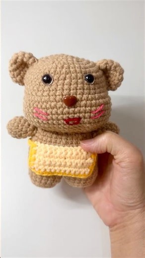 Apron Bear, Crochet #crochet #amigurumi #crochetart #crochetideas #crochetbear #crochetpatterns