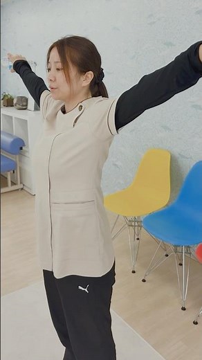 Plastic bottle exercises to strengthen shoulder muscles ① Side raises #shorts #Hashimoto Orthoped...