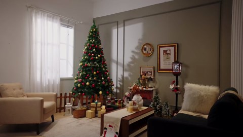 Goplus 5ft Artificial Christmas Tree Xmas Pine Tree with Solid Metal Legs Perfect for Indoor and Outdoor Holiday Decoration, Green