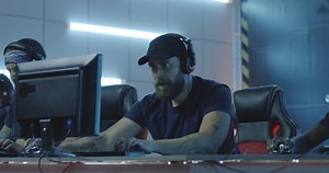 Medium Shot Angry Gamer Destroying Keyboard: стоковое видео (без лицензионных платежей), 1038006017 | Shutterstock