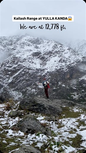Carry Walker ❂ on Instagram: "Crossed the Kailash range at 12,778 ft, with fresh snowfall in October at Yulla Kanda - highest Krishna Temple 🪈🦚 Hare Krishna, Radhe Radhe 🙏 A journey I’ll never forget.” Thanks @desiremediaa for this experience which I will never forget❤️🙏 #HareKrishna #RadheRadhe #KrishnaTemple #SpiritualJourney #KailashRange #yullakanda #krishna #kinnaur"