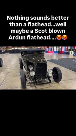 Hunter Detrich on Instagram: "Sitting and idling after rolling through judging and hearing the sweet sound of the Ardun before throwing inside the display! #ambr26 #americasmostbeautifulroadster #blownardun #1932fordroadster #hotrod"