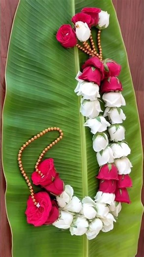 Making a decoration from roses arranged using string #handicrafts #decoration #diy #flowers