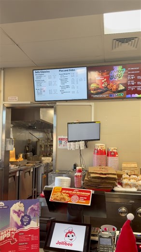 Our Jollibee visit in Virginia, USA. 🫶🏽 Pasko na gyud. 🇺🇸 | Ella Ella