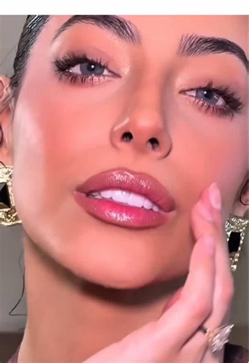 Bold Grey Eye Contacts for a Stunning Look