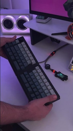 EPOMAKER Split70: The Ultimate Split Mechanical Keyboard? 👀