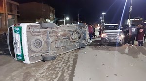 120K views · 1.2K reactions | Menor de edad al mando de una vagoneta protagonizó una colisión seguido de vuelco lateral, el hecho se tránsito se registró en la zona norte de la ciudad de Oruro. | Noticias De Oruro Doble Impacto | Facebook