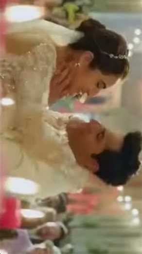 Sara kiss scene 💋