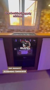 Grande CUISINE 🍽️✨ Une cuisine de luxe qui respire l’élégance et le raffinement. ✨ Des finitions impeccables, des matériaux nobles et un design moderne qui transforment chaque moment en plaisir. 🔥 Ici, le confort rencontre le prestige pour créer un espace unique et inspirant. 🦅🤩 Finie par le chef d’œuvre Micka Art 🔥✅SUR MESURE🔥🔥 91110000-70005959 Discuter avec nous✅ | MICKA Art