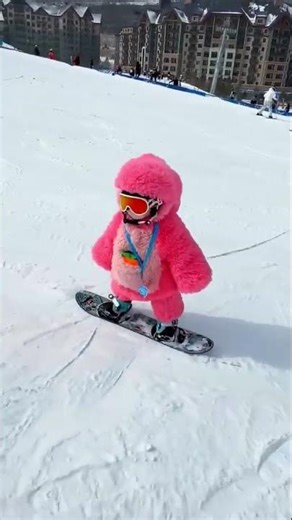 Small skiing prince AI or not ??? 🤔