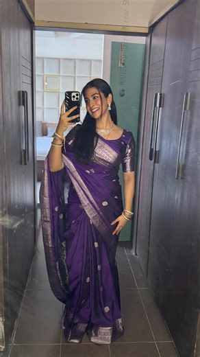 BHAVANA RAO on Instagram: "A saree can do both 💁🏻‍♀️ serve looks and serve strength 💪🏻 ( pushups in a saree, pushups, strength, serving looks)"