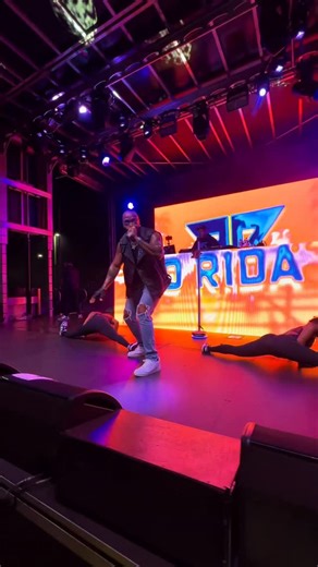 Flo rida on Instagram: "Oh we was #lit @embryriddledaytona thank you for all the love #family it was a #party 🔥 🔥 🔥 #club #concert #live #low #fun #college #university #turnup #turnt #crazy #wild #twerk #dance #crowd #daytona #daytonabeach"
