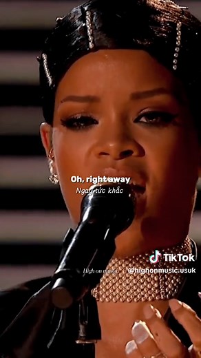 Shine Bright Like a Diamond - Rihanna (Lyrics)