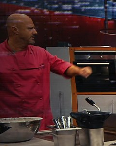 Steffen muss „Grill den Henssler“ verlassen und dann nimmt das größte Drama der Kochshow-Geschichte seinen Lauf! Was dahinter steckt und wie das ausgeht: Sonntag, ab 20:15 Uhr bei VOX! http://on.rtl.de/1/steffen-henssler-schmerzen | RTL