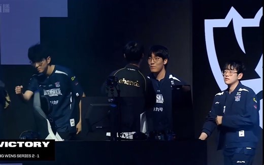 LNG战胜KT，晋级八强