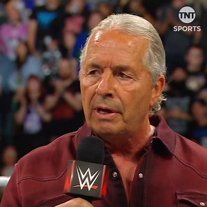 WELCOME BACK, BRET HART! 🖤 🩷 🇨🇦 🐐 #WWE #WWERAW #BretHart | TNT Sports Football