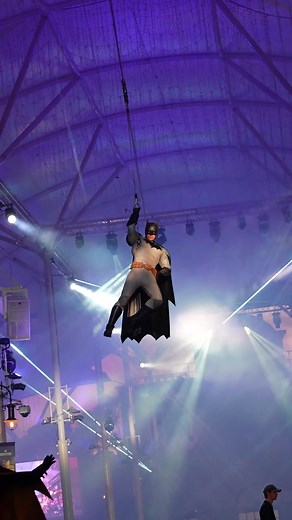 Don't miss the epic finale moment when Batman decends down on Main Street during the daily DC Super Heroes and Super-Villains Parade from 5pm at #movieworldaus! 🙌 #dccomics #fyp #foryou #travel #holiday #goldcoast #australia