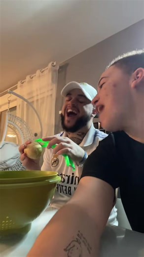 je n’ai plus peur, je ne me cache plus, ce sont des vidéos joyeuses de toi qui doivent perdurer! pas la haine ! 🤍✨