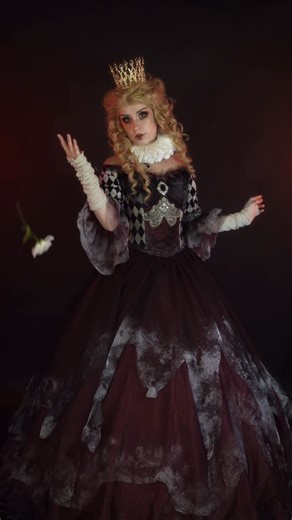 Raine Emery 🌙 on Instagram: "I made this with my new pattern with Simplicity (pattern S3228)! ❤️ Full sewing tutorial is on my YT 🧵🪡 @simplicity_creative_group . #aliceinwonderland #costume #sewing #diy #fantasy"