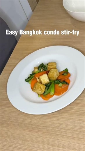 I made ginger tofu in a tiny Bangkok kitchen