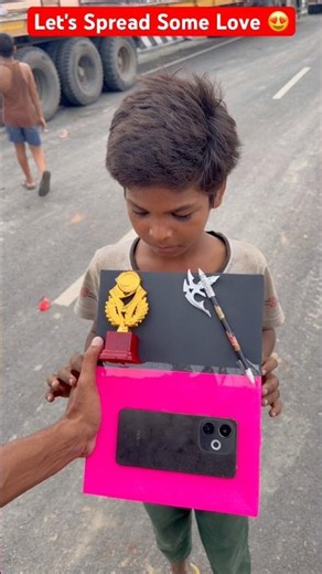 Let's Spread Some Love 😍 #humanity #help #emotional #love #trending #shortvideo #viral