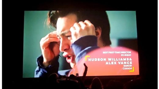 恭喜Hudson！与Alex Vance联合执导的短片《Rancid》获得了好莱坞短片电影节最佳首作导演奖和最佳女主角奖！没想到先来的竟然是导演奖！