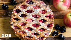 Easy Blackberry and Apple Pie Recipe