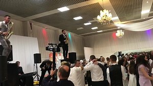 433K views · 9.7K reactions |  Botez la Oșeni  #ArminNicoară  #FaneBanateanu #AndreiCristea #FormatiaArminNicoara In curând vom posta și alte videoclipuri noi!!! Pentru o calitate mai buna apăsați HD  | Armin Nicoara | Facebook