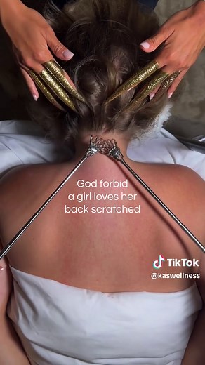 Who else's love language is back scratches?✨ To book your session and learn more about the benefits of ASMR, visit the link in our bio🕊️ | ASMR back scratching, hair brushing, and more #asmr #asmrmassage #asmrspa #asmrpersonalattention